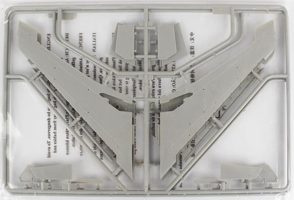 Trumpeter 02840 1/48 Ölçek, F-100F Super Sabre Savaş Uçağı Plastik Model Kiti