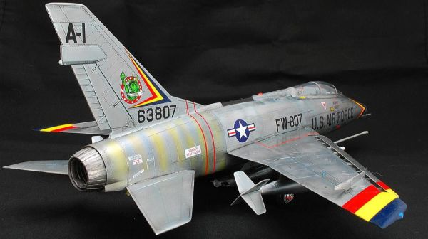 Trumpeter 02840 1/48 Ölçek, F-100F Super Sabre Savaş Uçağı Plastik Model Kiti