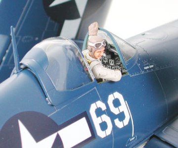 1/48 F4U-1D Corsair w/Moto-Tug