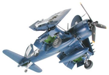 1/48 F4U-1D Corsair w/Moto-Tug