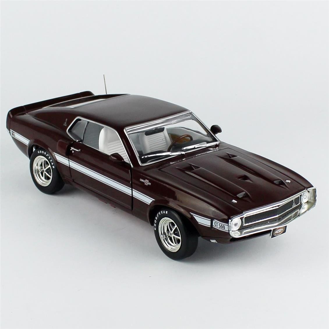 AutoWorld AMM1290 1/18 Ölçek, 1969 Shelby GT500 Mustang 2+2, (MCACN), Royal Bordo, Sergilemeye Hazır Metal Araba Modeli