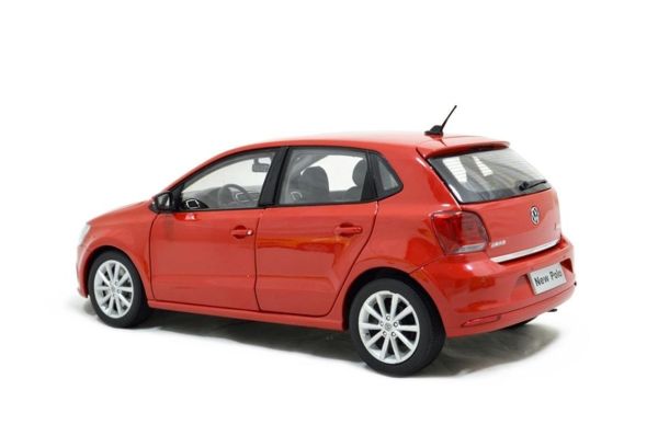 Paudi Model 2338R 1/18 Ölçek, 2014 Volkswagen Polo, Kırmızı, Sergilemeye Hazır Metal Araba Modeli