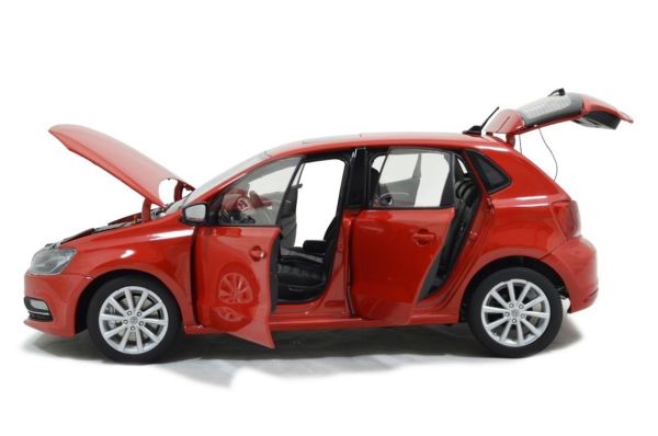 Paudi Model 2338R 1/18 Ölçek, 2014 Volkswagen Polo, Kırmızı, Sergilemeye Hazır Metal Araba Modeli