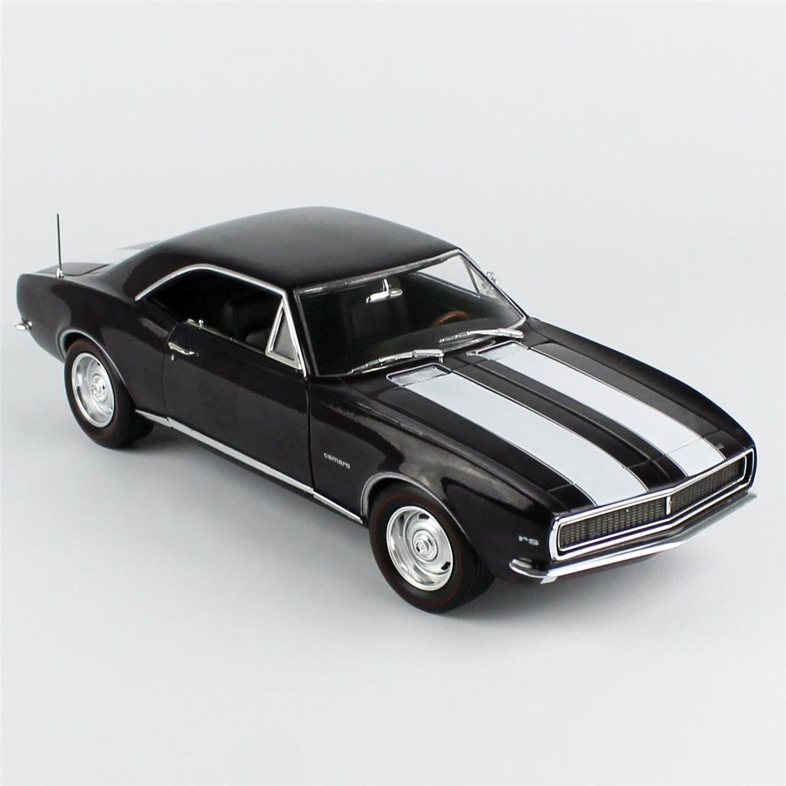 AutoWorld AMM1297 1/18 Ölçek, 1967 Chevrolet Camaro Z/28 RS (MCACN), Royal Plum, Sergilemeye Hazır Metal Araba Modeli