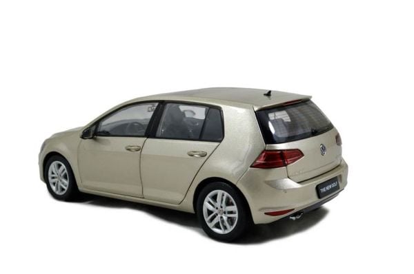 Paudi Model 2280S 1/18 Ölçek, Volkswagen Golf A7, Gümüş, Sergilemeye Hazır Metal Araba Modeli