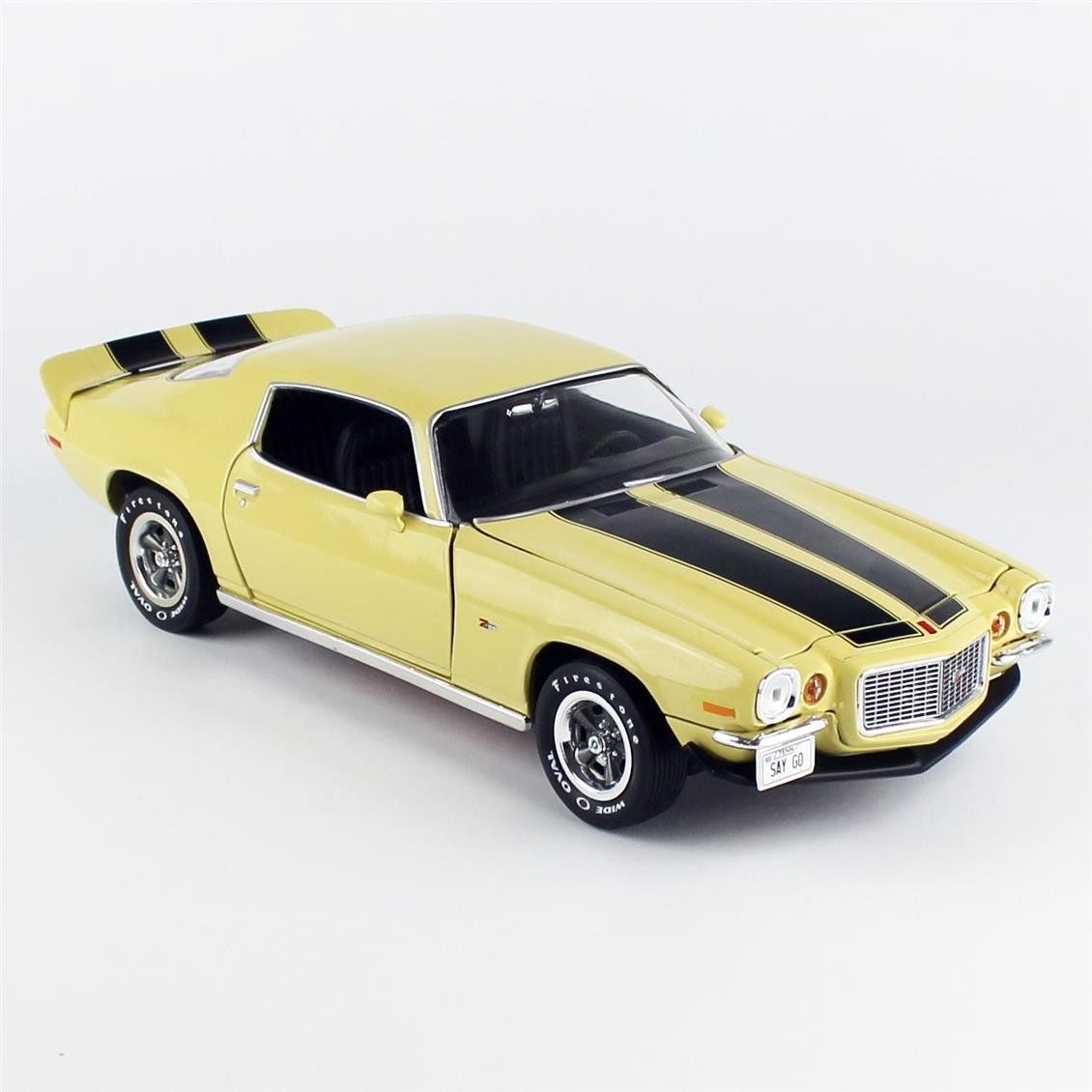 AutoWorld AMM1311 1/18 Ölçek, 1972 Chevrolet Camaro Z/28 RS, Cream Yellow, Sergilemeye Hazır Metal Araba Modeli