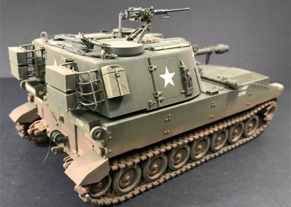 AFV Club AF35108 1/35 Ölçek, M108 105mm Kundağı Motorlu Tankı, Plastik Model kiti