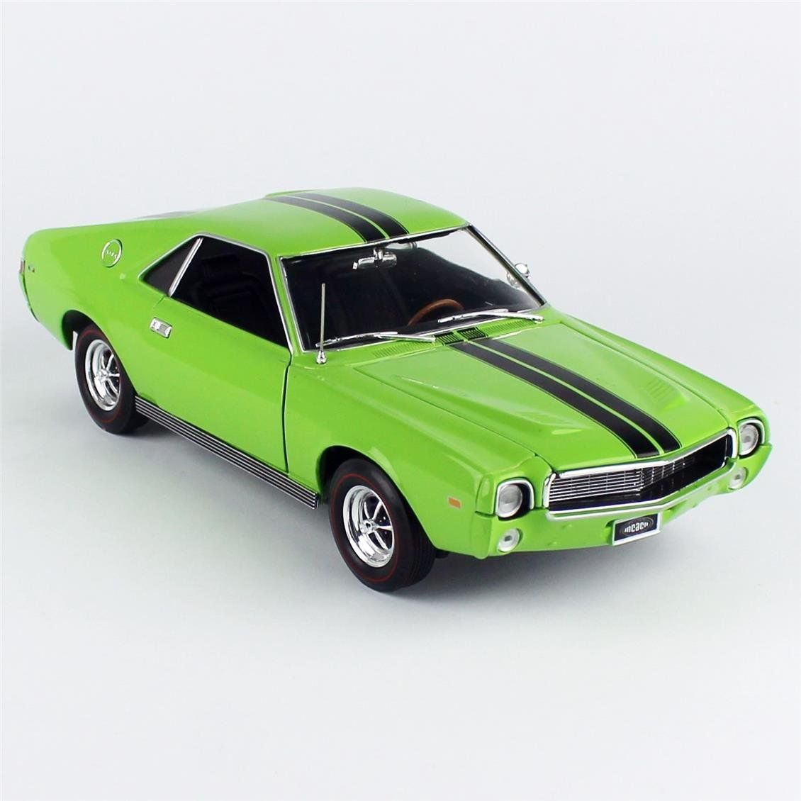 AutoWorld AMM1313 1/18 Ölçek, 1969 AMC AMX Hardtop, Big Bad Green, Sergilemeye Hazır Metal Araba Modeli