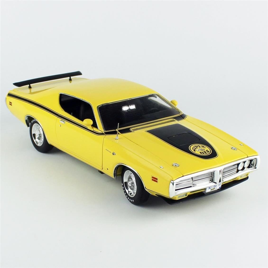 AutoWorld AMM1315 1/18/ Ölçek, 1971 Dodge Charger Super Bee, Sergilemeye Hazır Metal Araba Modeli