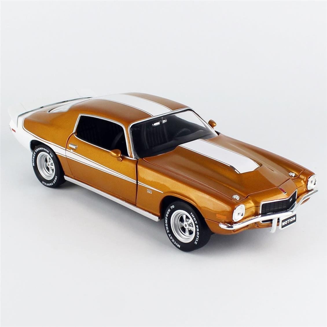 AutoWorld AMM1321 1/18 Ölçek, 1973 Chevy Camaro Baldwin, Motion Class, Sergilemeye Hazır Metal Araba Modeli