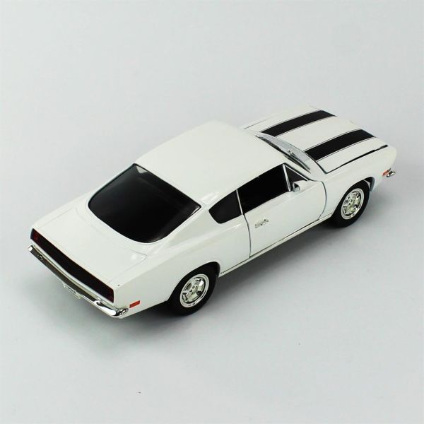 Road Signature 92179 1/18 Ölçek, 1969 Plymouth Barracuda, White, Sergilemeye Hazır Metal Araba Modeli