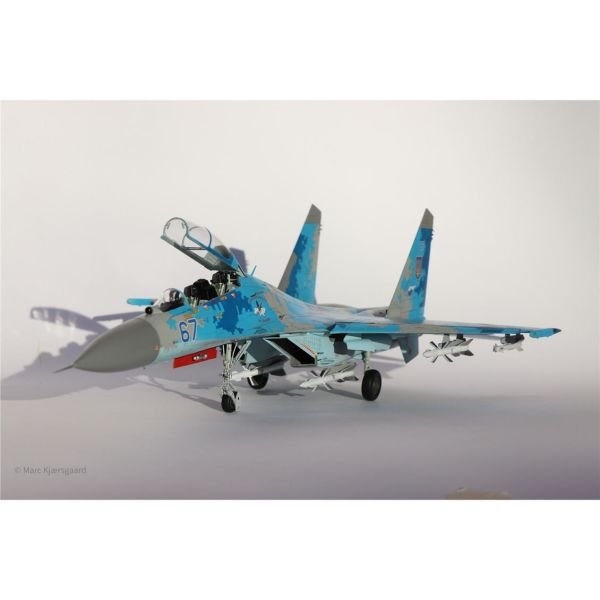 HobbyBoss 81713 1/48 Ölçek, Su-27UB Flanker C, Savaş Uçağı, Plastik Model kiti