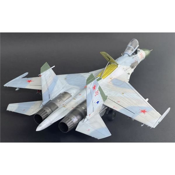 HobbyBoss 81712 1/48 Ölçek, Su-27 Flanker (Erken Dönem), Savaş Uçağı, Plastik Model kiti