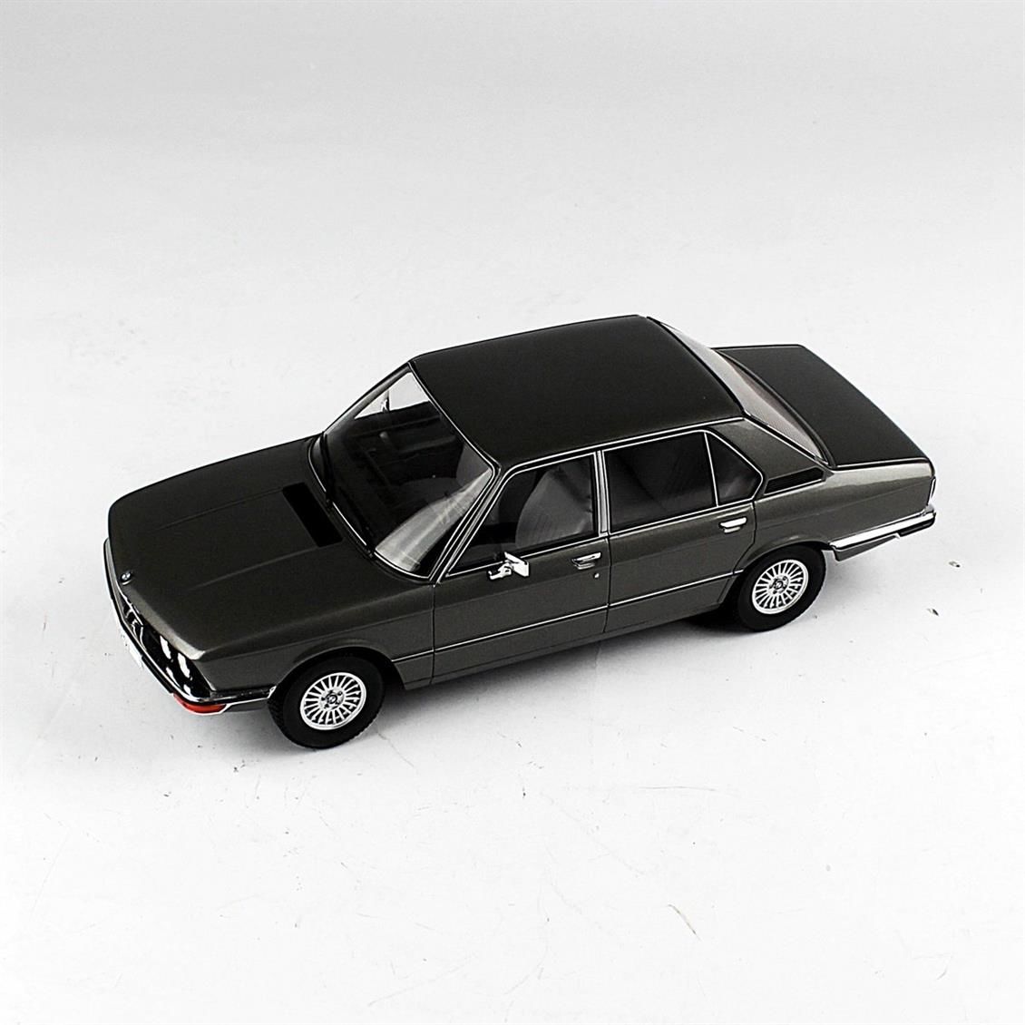 MCG 18121 1/18 Ölçek, 1973 Bmw 5ER, E12, Antrasit, Sergilemeye Hazır Metal Araba Modeli