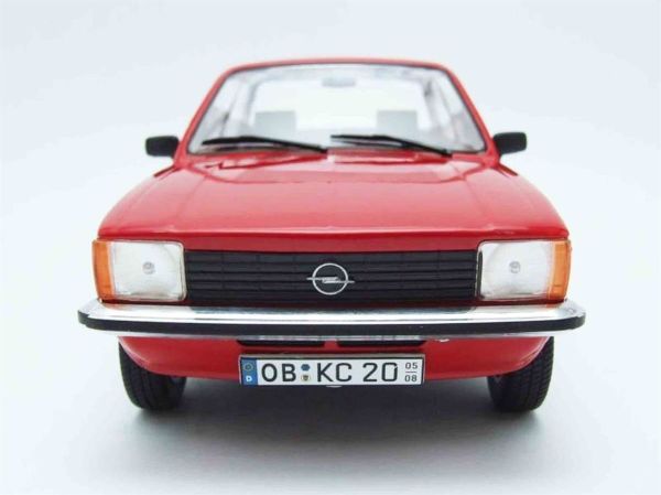 Triple9 Collection 1800121 1/18 Ölçek, Opel Kadett C2 1977 ,4 Kapılı, Altın, Sergilemeye Hazır Metal Araba Modeli