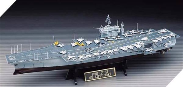 Academy 14210 1/800 Ölçek, U.S.S. CV-63 Kitty Hawk Savaş Gemisi, Plastik Model kiti