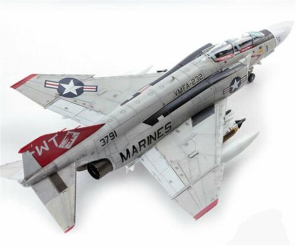 Academy 12556 1/72 Ölçek, F-4J VMFA-232 Savaş Uçağı, Plastik Model kiti