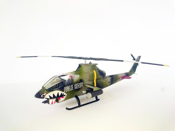 Mistercraft B002 1/72 Ölçek, AH-1G (Pale Raider) Helikopter, Plastik Model kiti