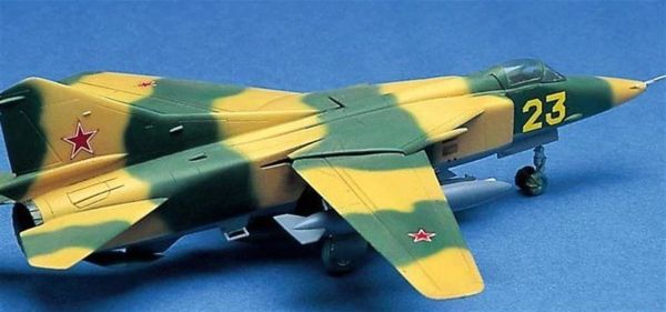 Academy 12455 1/72 Ölçek, MIG-27 Flogger Savaş Uçağı, Plastik Model kiti