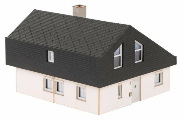 Faller 130642 1/87 Ölçek, Metal Çatılı Villa, Plastik Model Kiti