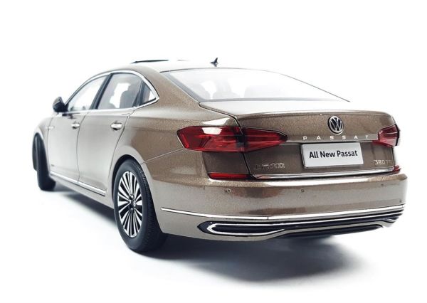 Paudi Model 2369BR 1/18 Ölçek, 2016 Volkswagen Passat, Kahverengi, Sergilemeye Hazır Metal Araba Modeli