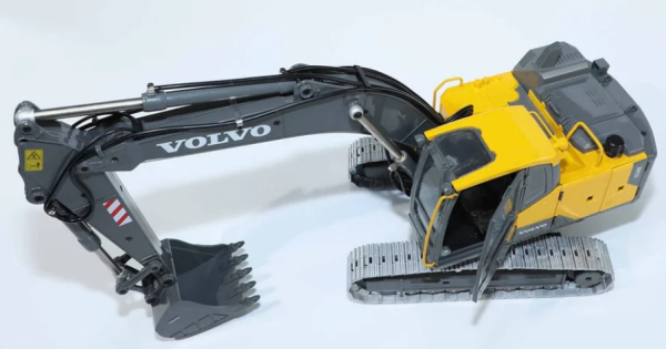 1/14 Volvo Excavator E010