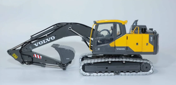 1/14 Volvo Excavator E010