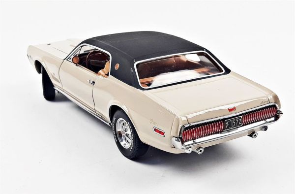 Sunstar 1572 1/18 Ölçek, 1968 Mercury Cougar XR7G, Açık Kahve, Sergilemeye Hazır Metal Araba Modeli