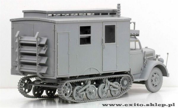 Dragon 6766 1/35 Ölçek, Sd.Kfz.3 Yarı Paletli Ambülans Plastik Model Kiti