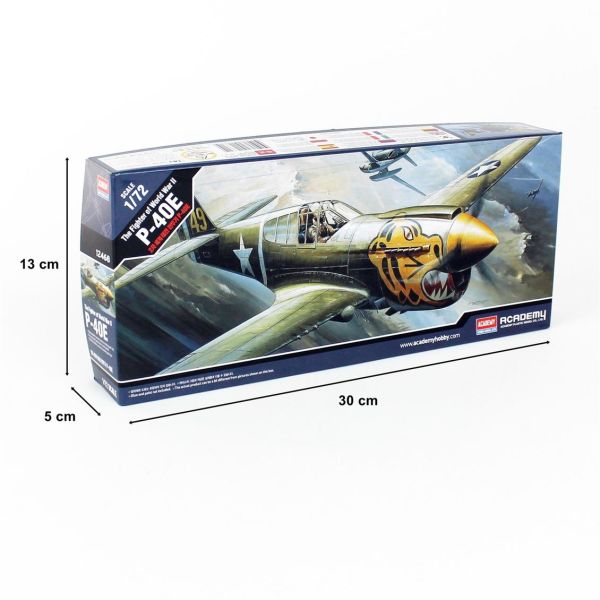 Academy 12468 1/72 Ölçek, P-40E Warhawk Savaş Uçağı, Plastik Model kiti