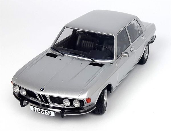 KKscale 180403 1/18 Ölçek, 1971 Bmw 3.0S E3 2 Series, Gümüş, Sergilemeye Hazır Metal Araba Modeli