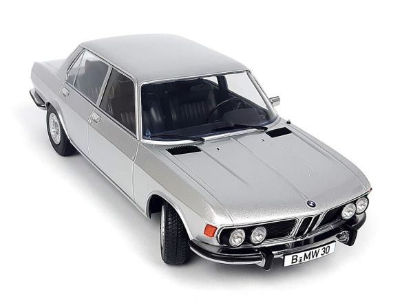 KKscale 180403 1/18 Ölçek, 1971 Bmw 3.0S E3 2 Series, Gümüş, Sergilemeye Hazır Metal Araba Modeli