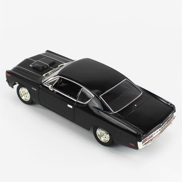 Road Signature 92778 1/18 Ölçek, 1970 AMC Rebel, Black, Sergilemeye Hazır Metal Araba Modeli