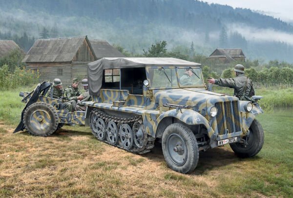 Sd. Kfz. 10 Demag D7 with 7,5 cm leIG 18 and crew