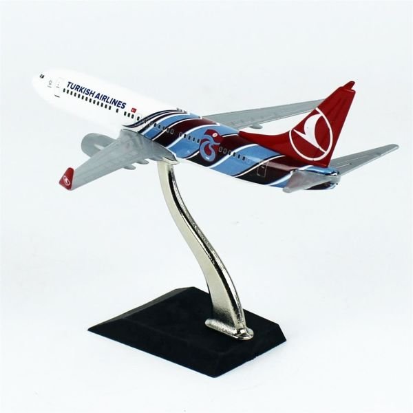 THY054 1/250 Ölçek, THY Trabzonspor Logolu Boeing B737-800 Yolcu Uçağı, Sergilemeye Hazır Ahşap Standlı Metal Model