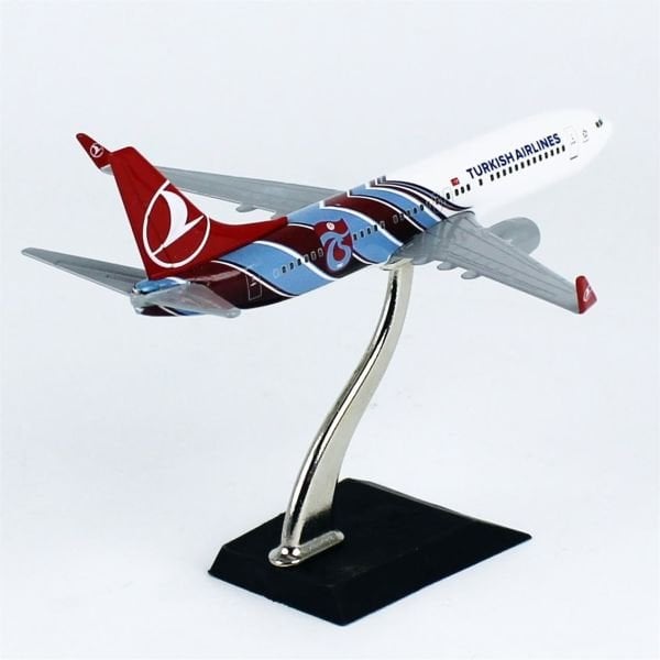 THY054 1/250 Ölçek, THY Trabzonspor Logolu Boeing B737-800 Yolcu Uçağı, Sergilemeye Hazır Ahşap Standlı Metal Model