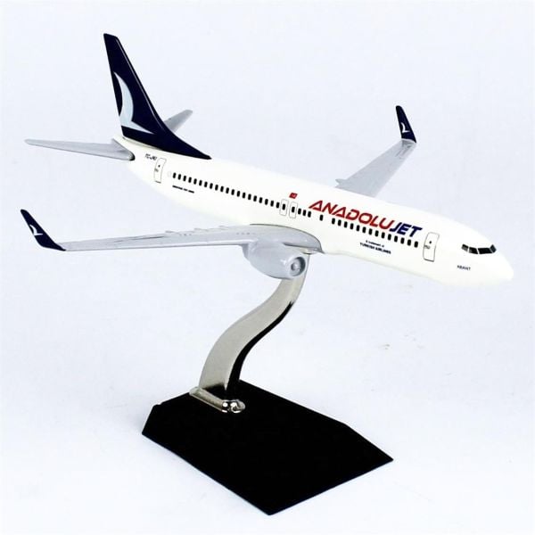 THY056 1/250 Ölçek, Anadolu Jet Logolu Boeing B737-800 Yolcu Uçağı, Sergilemeye Hazır Ahşap Standlı Metal Model