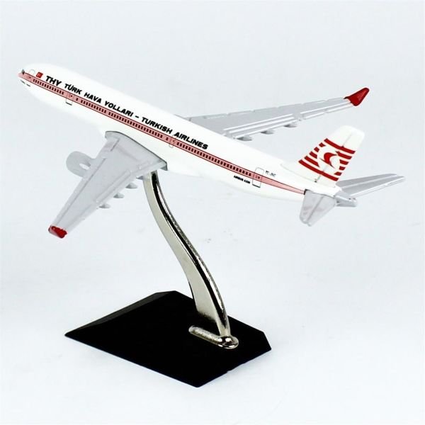 THY057 1/250 Ölçek, THY Piyama Logolu lAirbus A330-300 Yolcu Uçağı, Sergilemeye Hazır Ahşap Standlı Metal Model