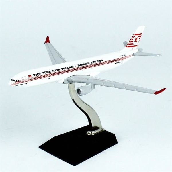 THY057 1/250 Ölçek, THY Piyama Logolu lAirbus A330-300 Yolcu Uçağı, Sergilemeye Hazır Ahşap Standlı Metal Model