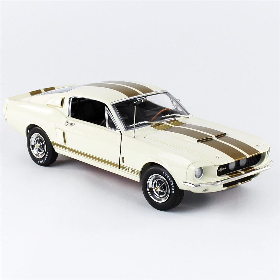 Autoworld AMM1227 1/18 Ölçek, 1967 Shelby GT-350, Wimbledon White, Sergilemeye Hazır Metal Araba Maketi