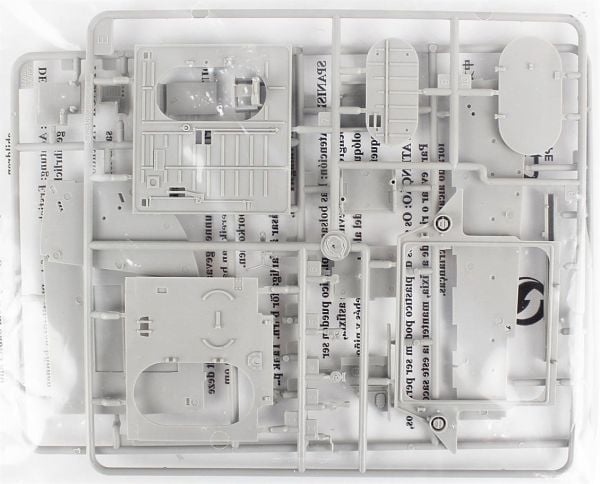 HobbyBoss 82411 1/35 Ölçek, AAVR-7A1 Amfibi Hücum Aracı Maketi