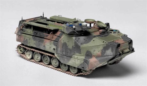 HobbyBoss 82413 1/35 Ölçek, AAVP-7A1 Amfibi Hücum Aracı Maketi