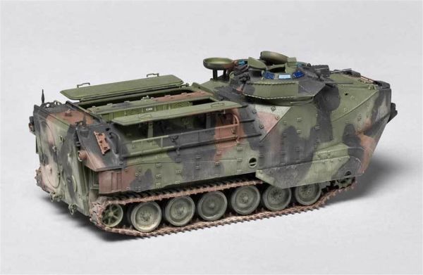 HobbyBoss 82413 1/35 Ölçek, AAVP-7A1 Amfibi Hücum Aracı Maketi