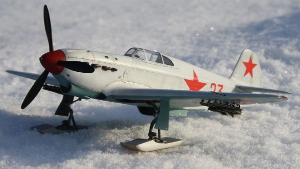 Modelsvit MSVIT4802 1/48 Ölçek, YAK-1 Sovyet Arktik Kayaklı Avcı Uçağı, Plastik Model kiti