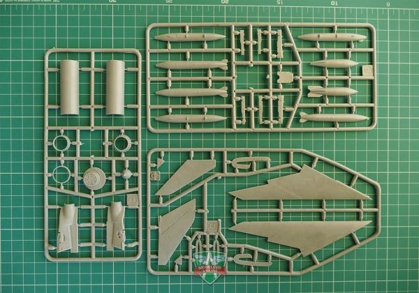 Modelsvit MSVIT72001 1/72 Ölçek, SUKHOI SU-27BM Sovyet Avcı Uçağı, Plastik Model kiti