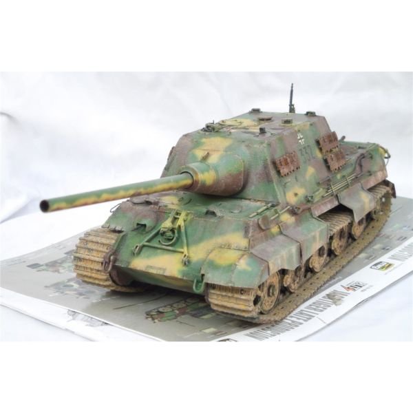 Takom 8001 1/35 Ölçek, Alman Tank Avcısı Jagdtiger, İlk/Son Dönem Opsiyonlu, Plastik Model kiti