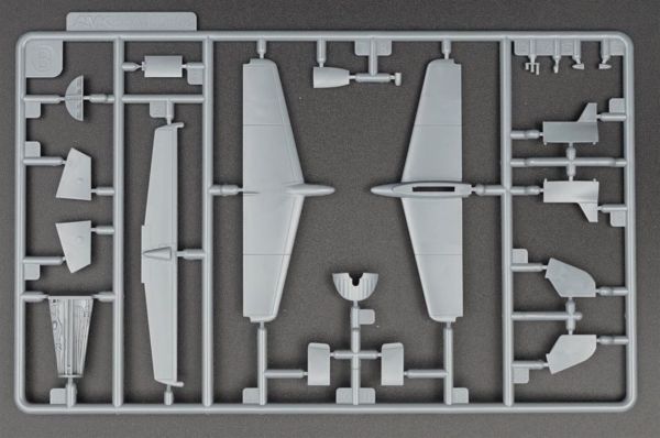 AMK 88002 1/48 Ölçek, Rus L-29 Delfin, Eğitim Uçağı, Plastik Model kiti