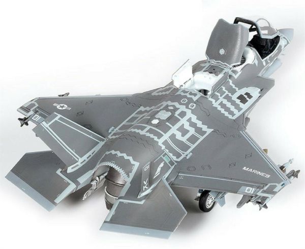 Academy 12569 1/72 Ölçek, F-35 B Lightningh II VMFA-121 (Yeşil Şövalyeler) Savaş Uçağı, Plastik Model kiti