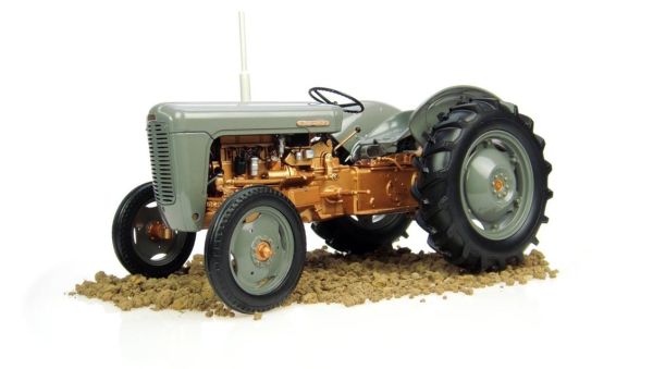 Universal Hobbies UH2986 1/16 Ölçek, Ferguson FE 35 - 1956 Traktör, Sergilemeye Hazır Metal Tarımsal Makina Modeli