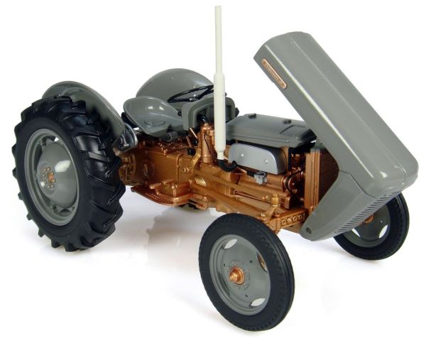 Universal Hobbies UH2986 1/16 Ölçek, Ferguson FE 35 - 1956 Traktör, Sergilemeye Hazır Metal Tarımsal Makina Modeli